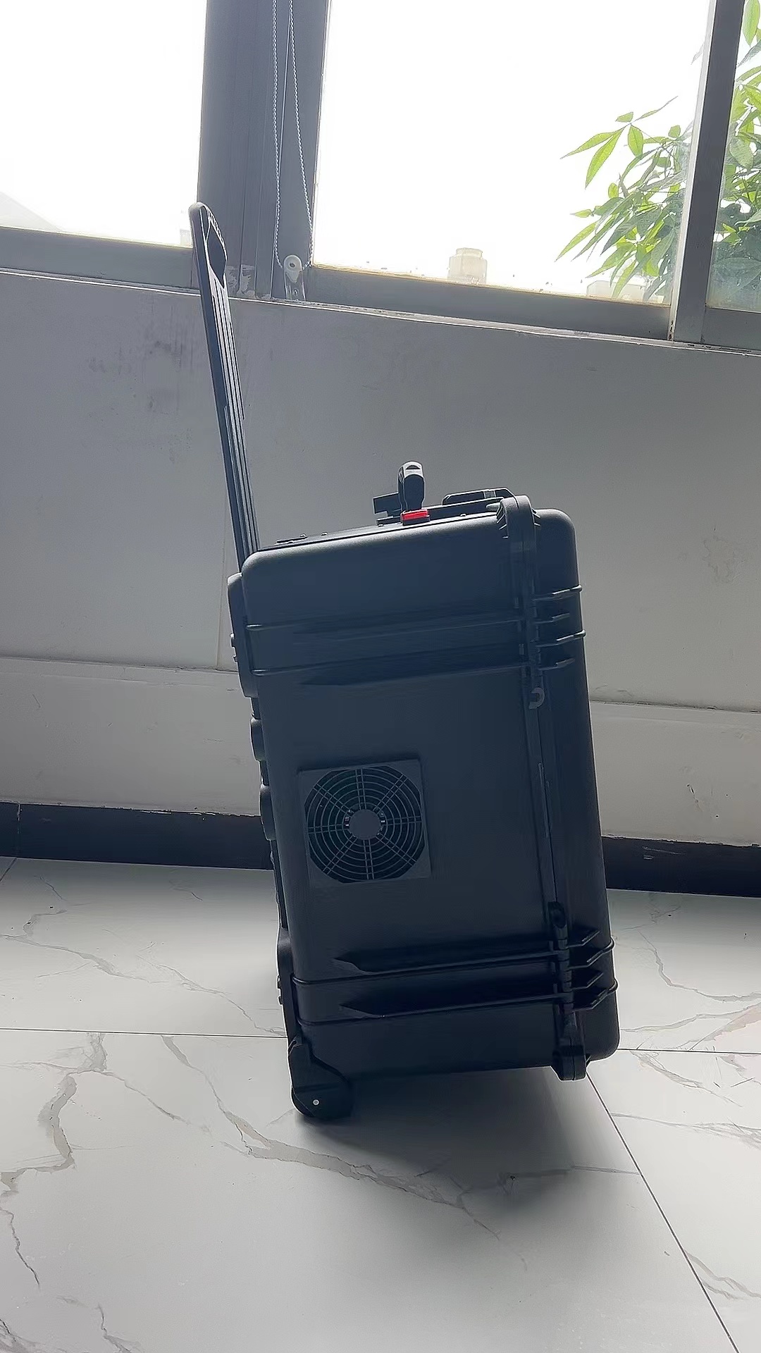永嘉手拉箱型移动通信干扰器